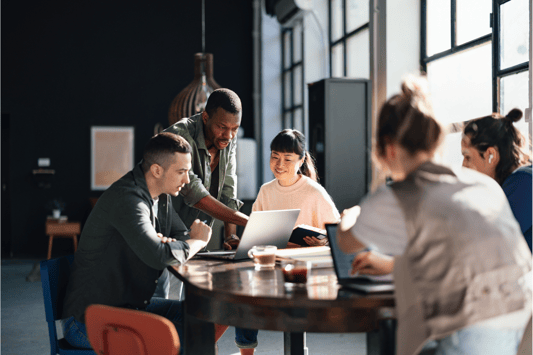 Enhancing retail life cycles and revenue with multi-agentic AI 3