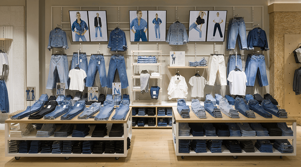 Mavi store interior showcasing premium denim, well-stocked and supported by inventory optimization solutions.