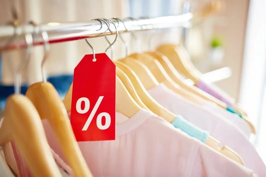 Store discount setup showcasing how retailers apply dynamic and promotional pricing to influence customer perception.