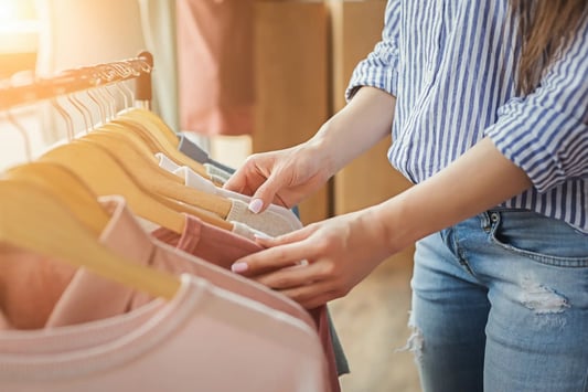 woman-shopping-promotional-pricing-tactics-retail