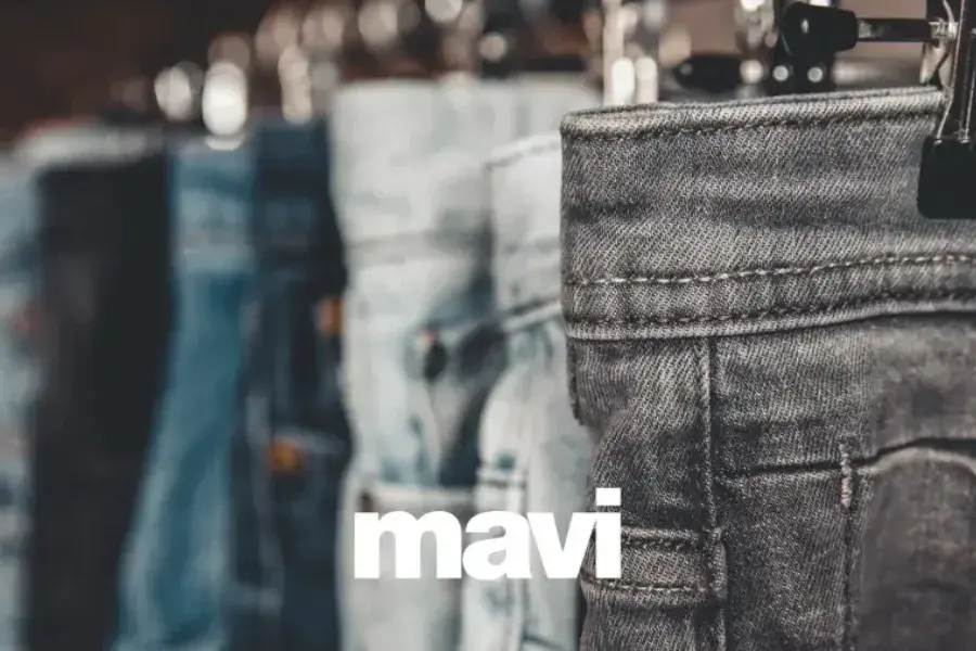 Mavi store showcasing premium denim, supported by invent.ai's inventory optimization solutions for efficient stock management.