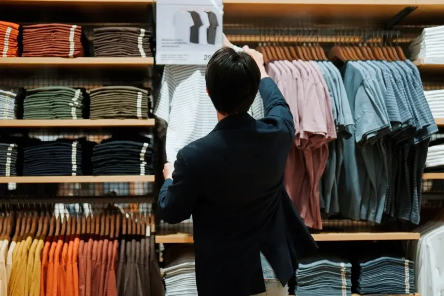 fast fashion forecasting, fashion demand forecasting, AI demand forecasting, AI-powered forecasting, inventory management, inventory optimization, stockout prevention, stockout reduction, overstock reduction, excess inventory management, short product lifecycle, short lead time planning, trend-driven inventory