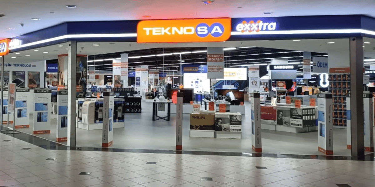 Teknosa store front, an electronics retailer choosing invent.ai for its retail inventory optimization and ability to profit-optimize every single replenishment, transfer and assortment decision.