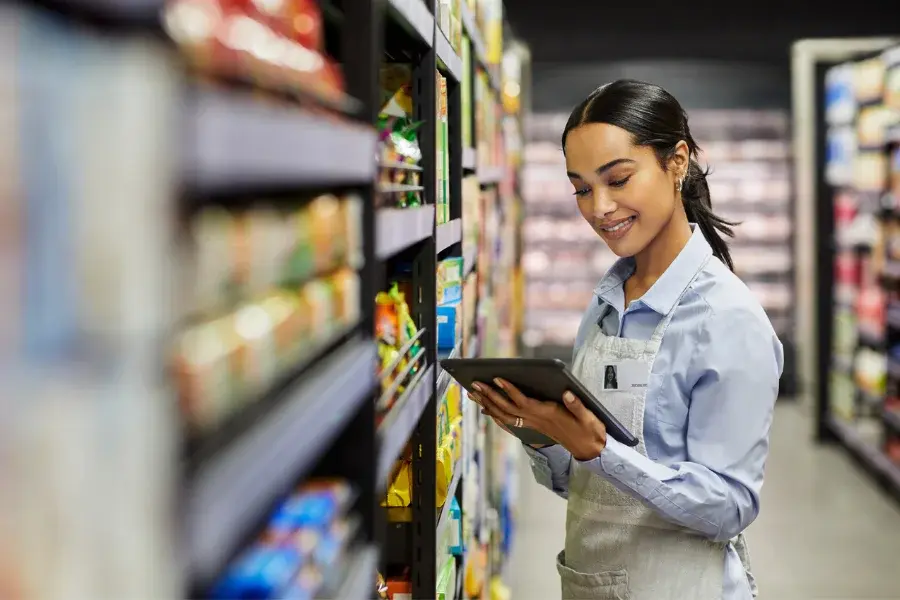 actual data, demand forecasting, demand planning, machine learning, ML algorithms, forecast accuracy, forecast errors, inventory management, inventory optimization, short-term forecasting, near-term forecast, supply chain agility, supply chain resilience, stockouts, excess inventory, data integration