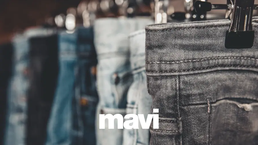 Mavi store showcasing premium denim, supported by invent.ai's inventory optimization solutions for efficient stock management.