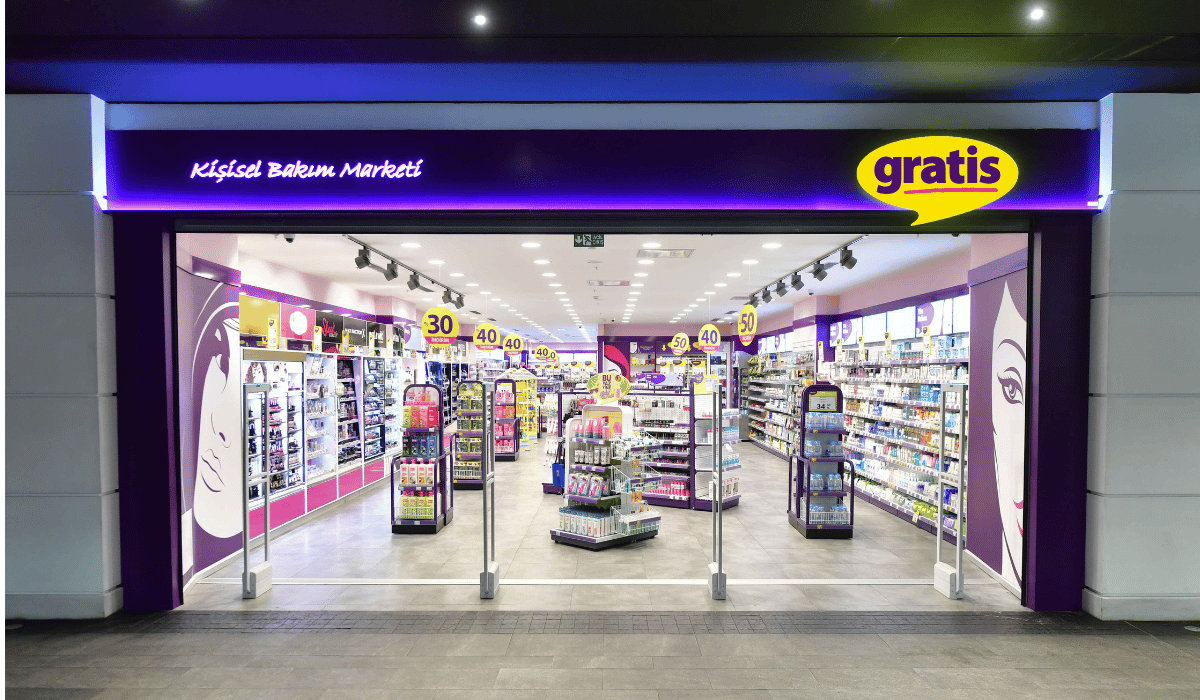 Gratis store exterior with well-stocked shelves, optimized using inventory optimization software for efficient product availability