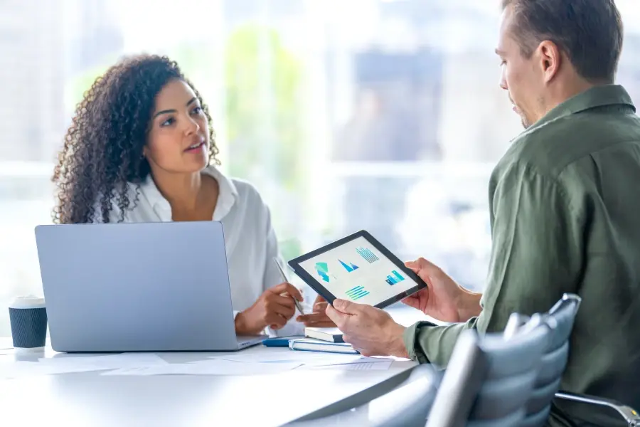 Retail planning teams using AI driven supply chain analytics to improve inventory and forecasting decisions.